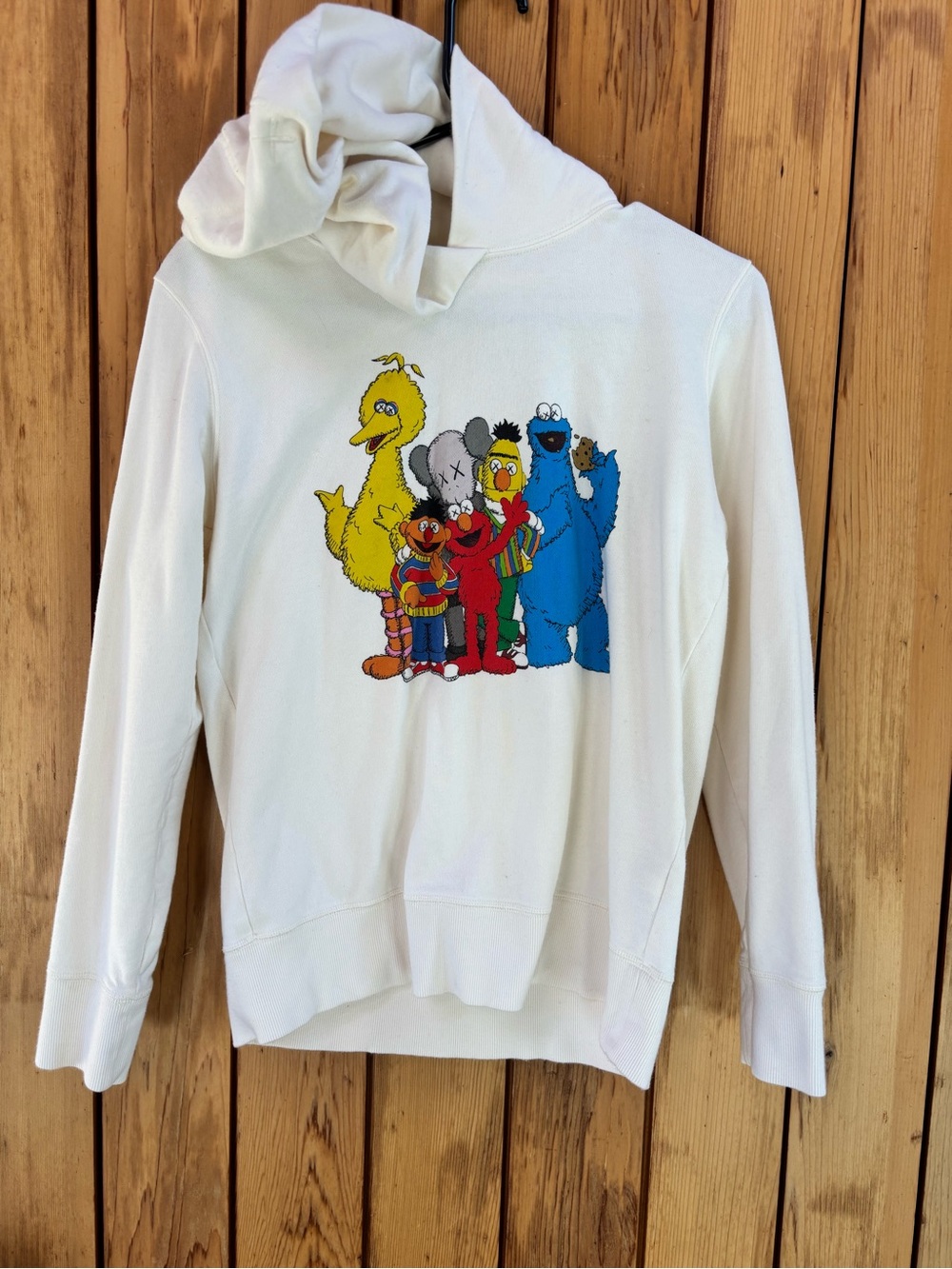 RARE KAWS x Uniqlo Sesame Street White Graphic Hoodie Size Medium - Unisex